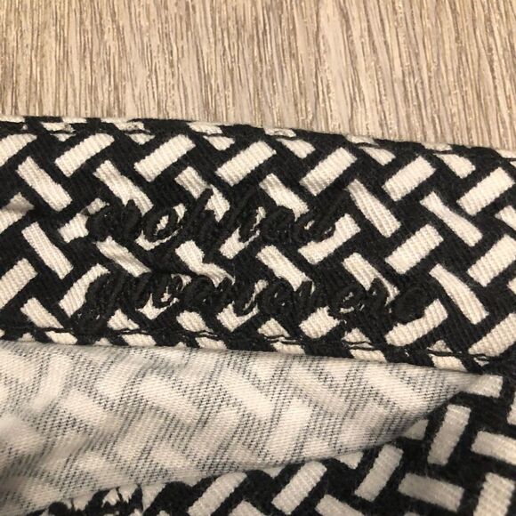 7FAM 7 For All Mankind Cropped Gwenevere Black & White Skinny Jeans Size 27 - Picture 5 of 8